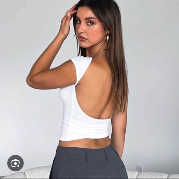 White Fox Boutique Backless Top - Picture 4 of 4
